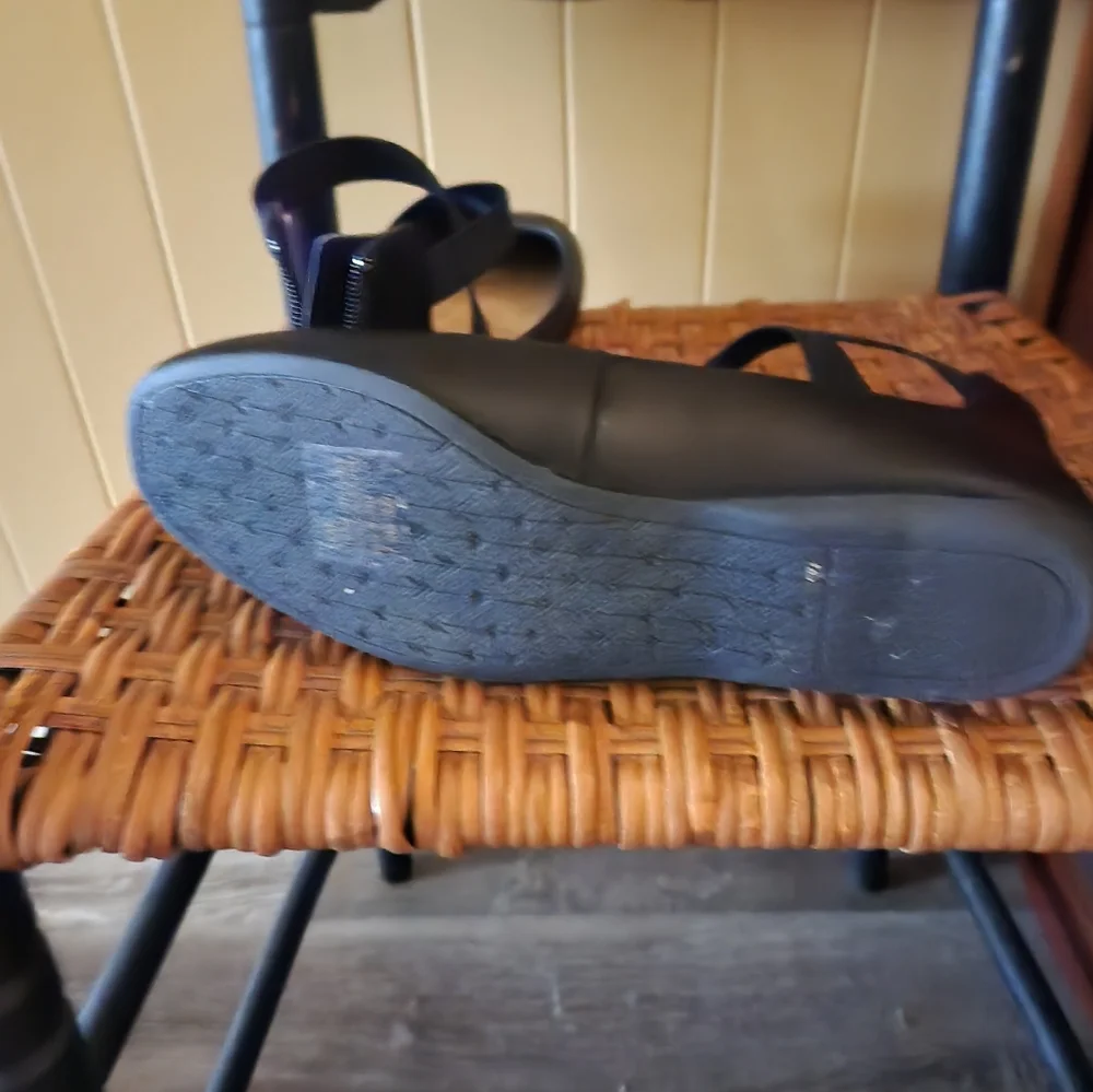 Black Ballet Flats - Picture 6 of 6